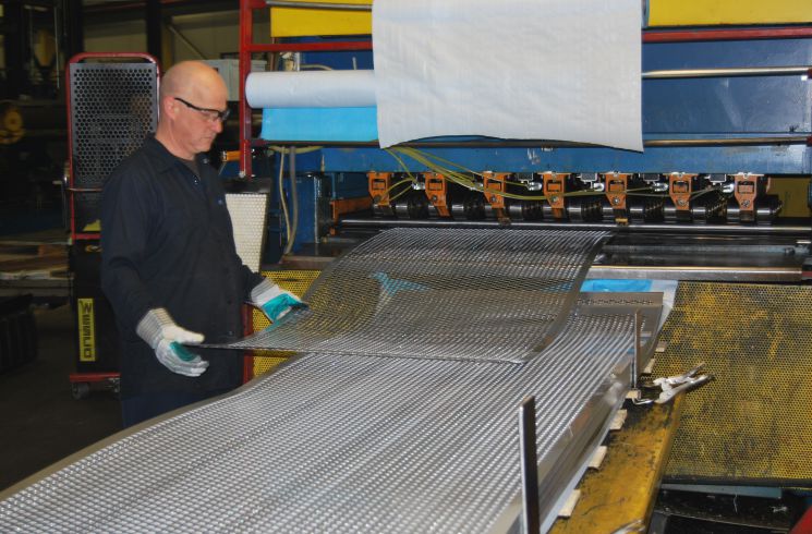 Hendrick's all-across perforating method provides fast, economical perforating