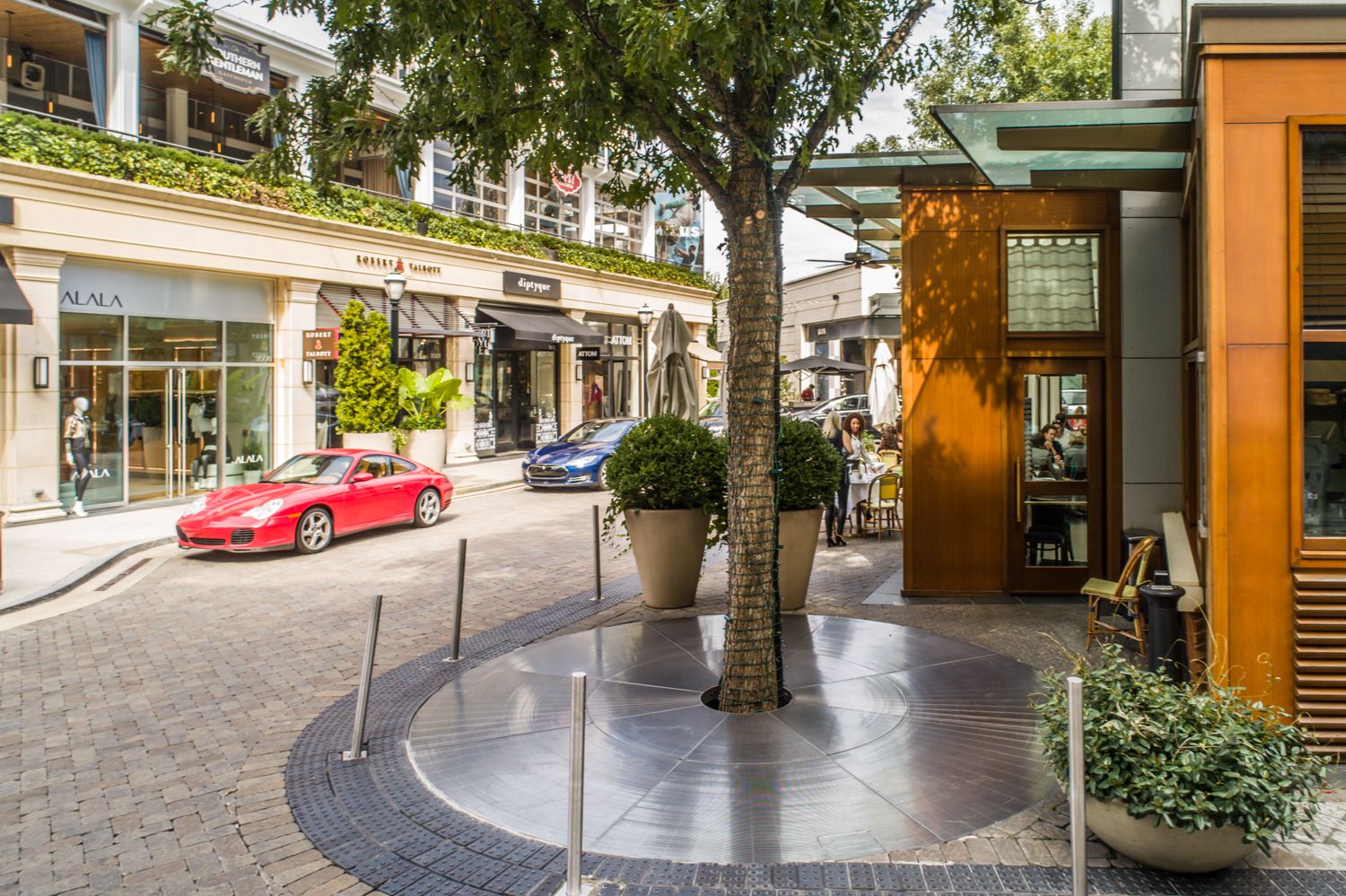 Fully Customizable & Standard Metal Tree Grating Hendrick